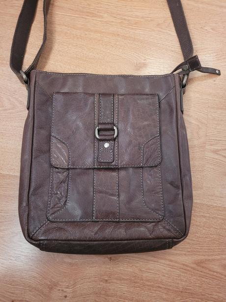 Kožená kabelka, baťa