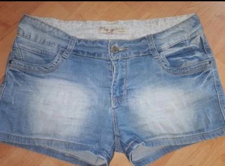 Dámske kraťasy, 30