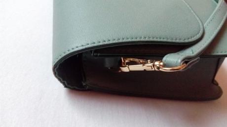 Zelená kabelka s mašličkou,