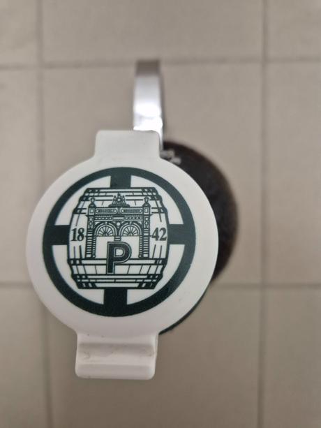 Fľaša sklená pilsner urquel 2l s kovovým uchom, 