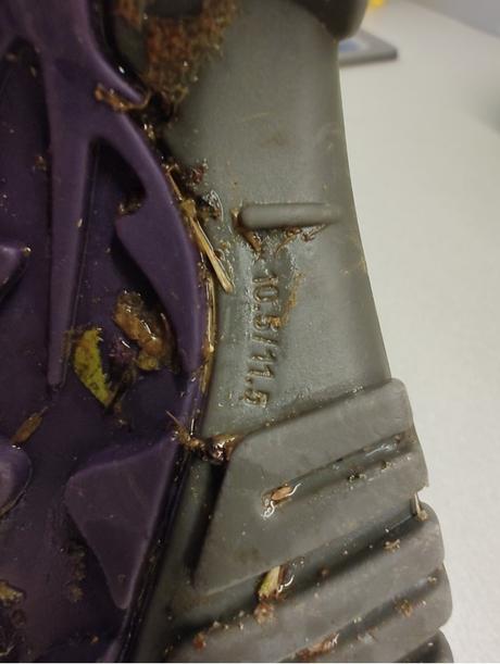 Krásne fialové gumáky, 29