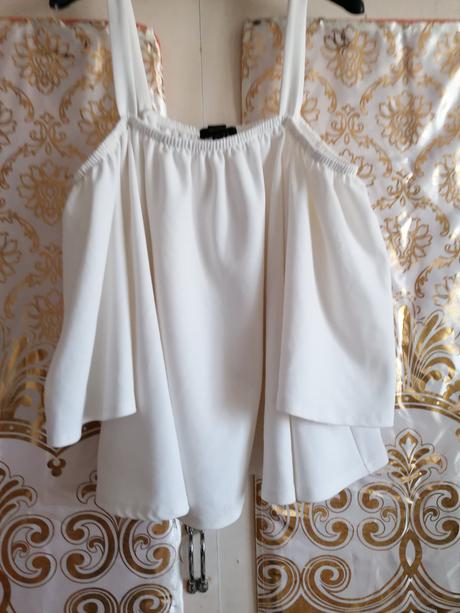 Volánový top, atmosphere,46