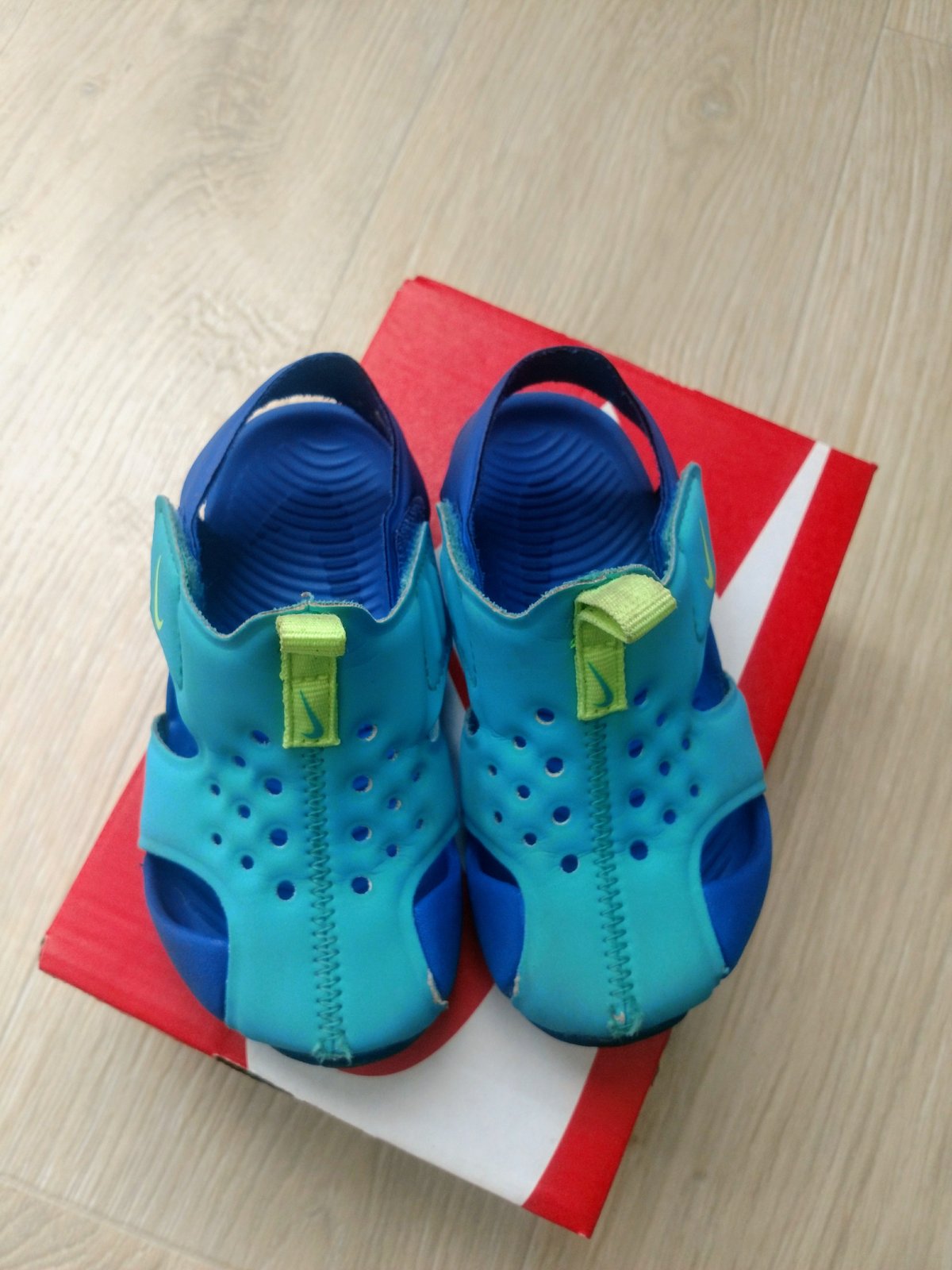 sandale nike 23