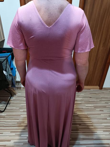 Predám krásne plesové šaty veľkosť 44/46 skôr 44, 44