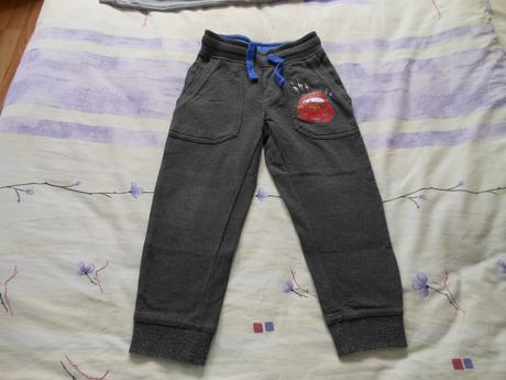 Tmavošedé autíčkové tepláčiky h&m 98, h&m,98