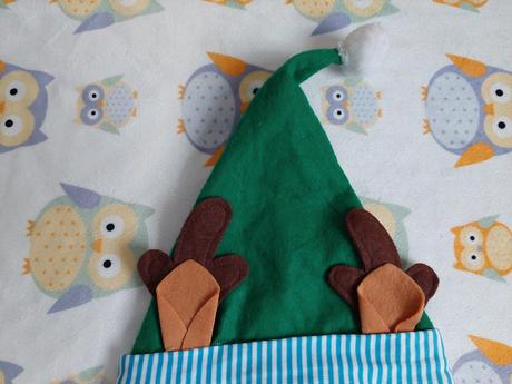 Vianočný sob čiapka s bombuľami univerzálna,