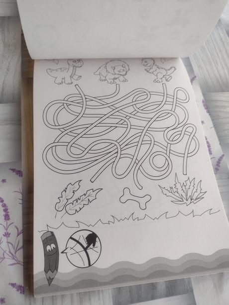 Kniha - omaľovánky,