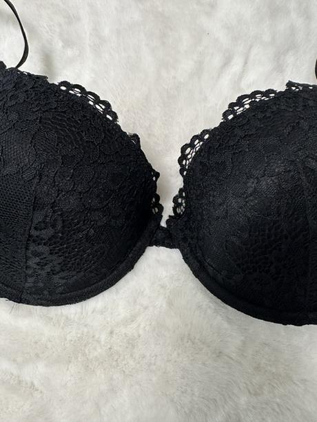 Čierna čipkovaná podprsenka zn. guess originál, guess,80b