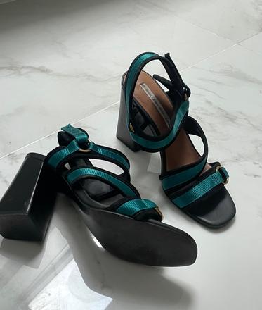 Elegantné sandále  other stories  top stav, 37