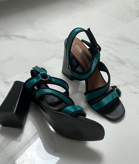 Elegantné sandále  other stories  top stav, 37