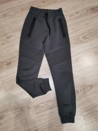 Tepláky, chapter young,146