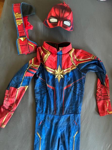 Kostým captain marvel,