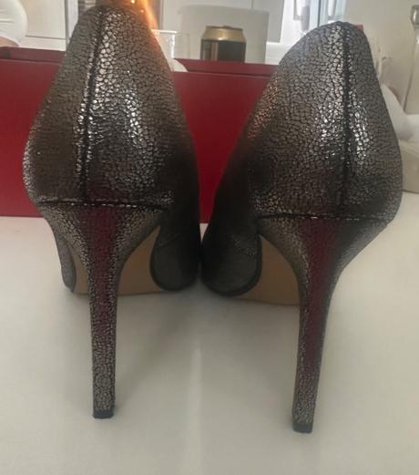 Guess lodicky, guess,38