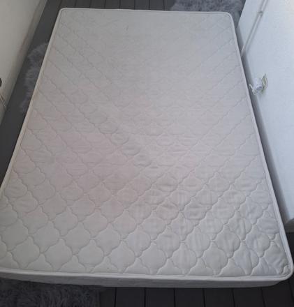 Matrac 140x200 darujem za odvoz, šírka (cm): 140,dĺžka (cm): 200