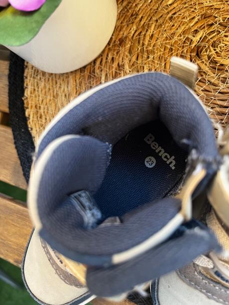 Kotnikove topánky, 23