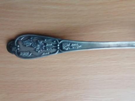 Starožitné lyžice 6 ks bez krabičky,