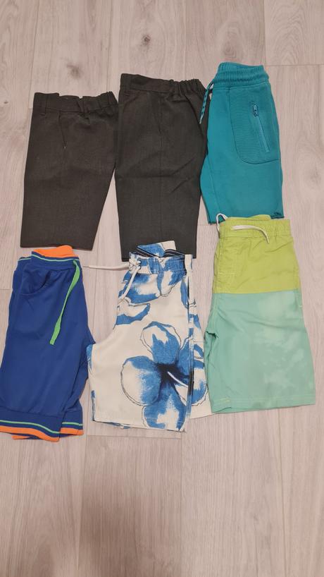 Kraťasy krátke nohavice balík oblečenia 116cm, 104–116