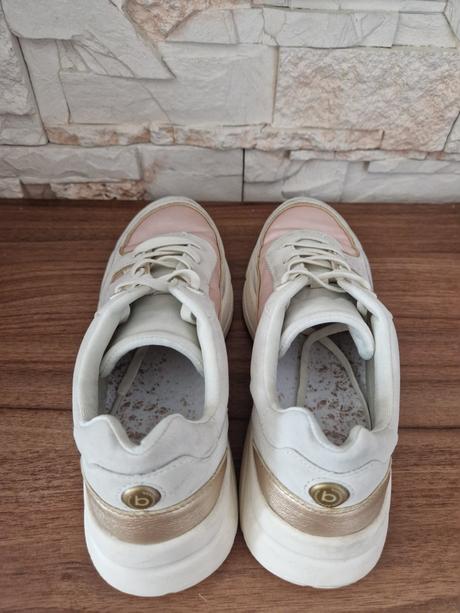 Dámske tenisky zn. bugatti, 40