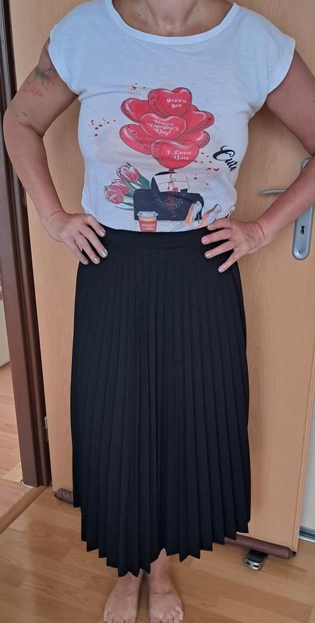 Cierna skladana sukna 38, fishbone,38