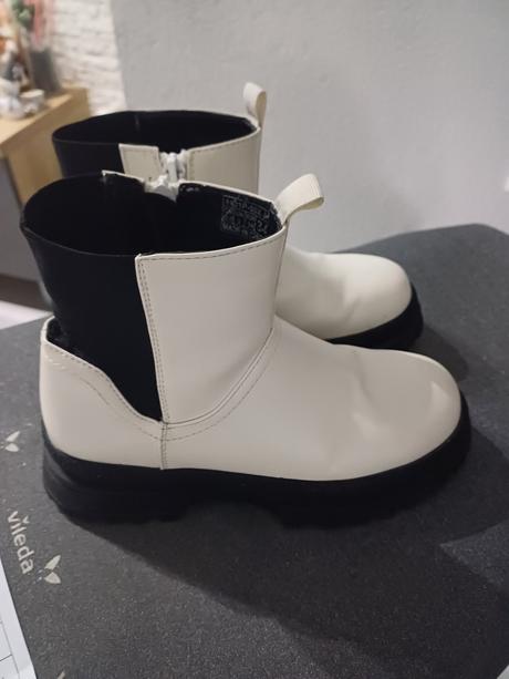 Dievčenské workery, reserved,34