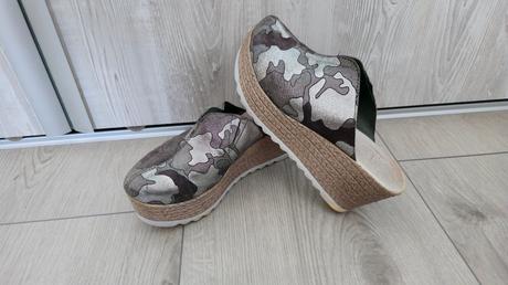 Šlapky na platforme, 39