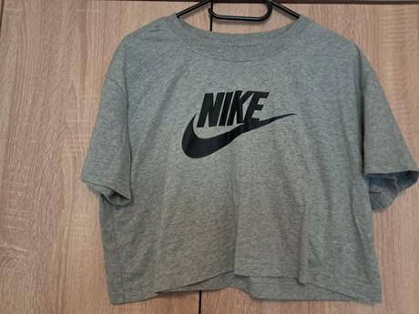 Cropp top m nike, m