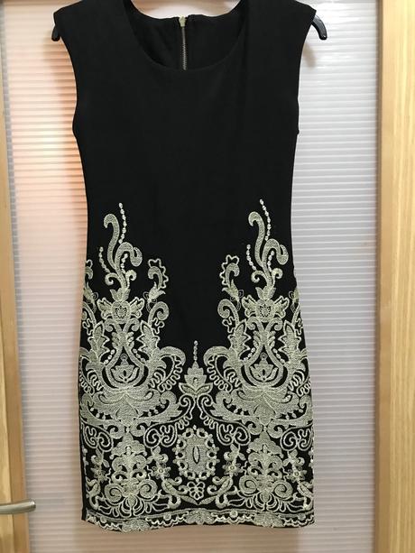 Puzdrové šaty s výšivkou, xs