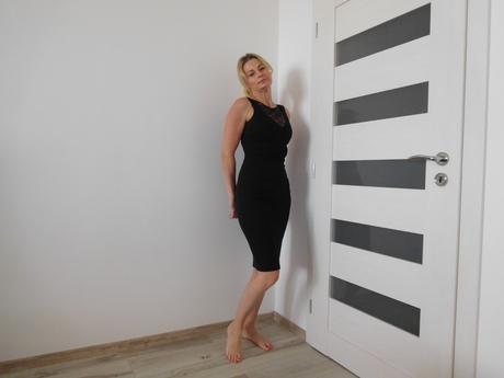 Čierne šaty 36v,elastické, s