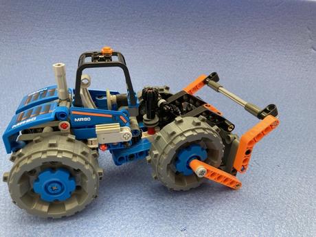 Lego technic buldozér,