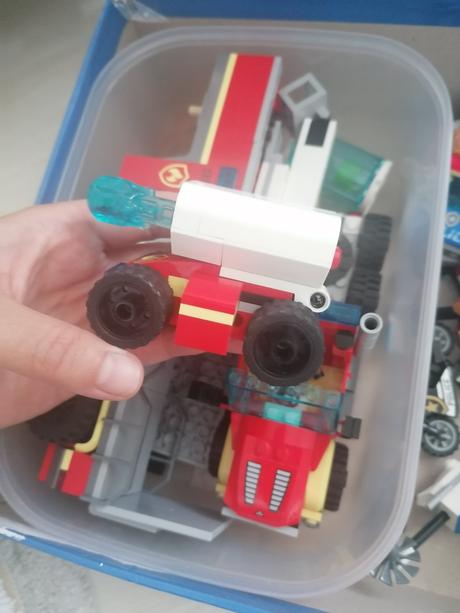 Lego hasiči, hasičská stanica,