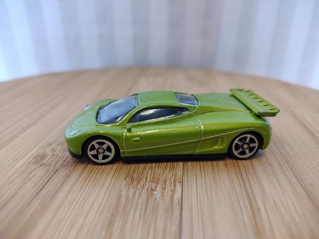 Siku super 0878 hurricane pagani zonda c12 r. 2011,