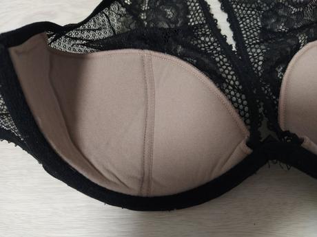 Čipkovaná podprsenka so zaujímavým dekoltom, esprit,80b
