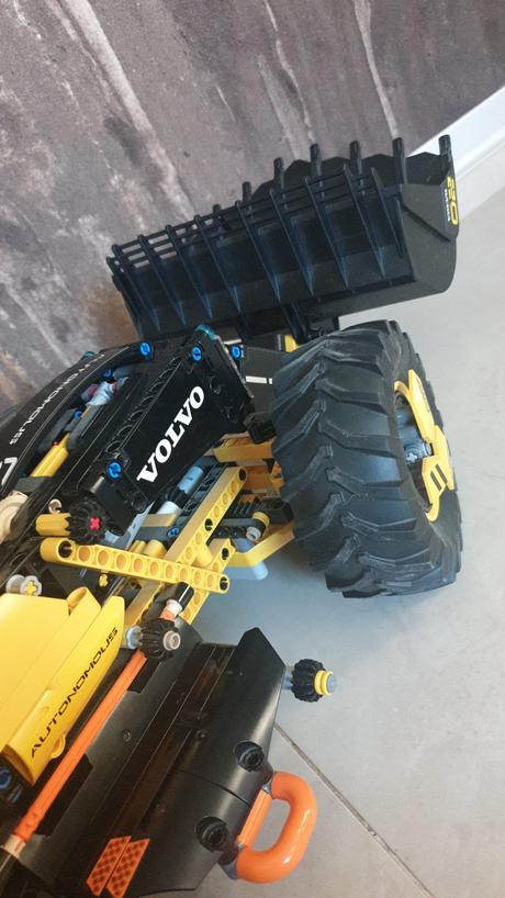 Lego technic 42081 volvo  kolesový nakladač, 