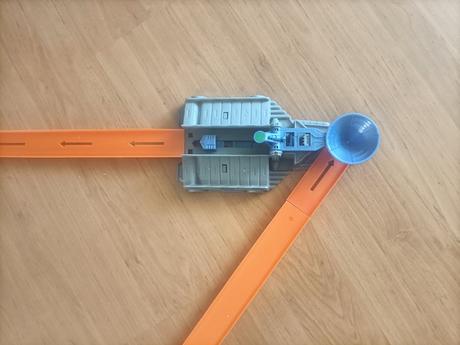 Hot wheels jumbo stunt combo, 