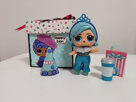 Lol present surprise - holidaze,