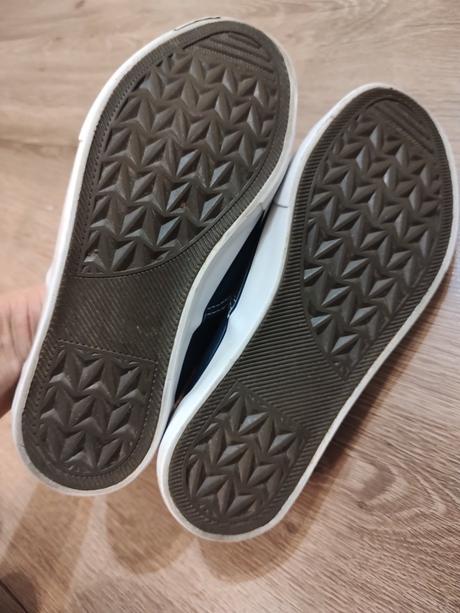 Tenisky authority, authority,38