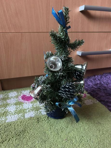 Stolový vianočný stromček,