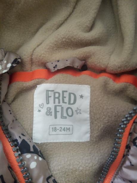 Vesta so vzorom dinosaura., f&f,92