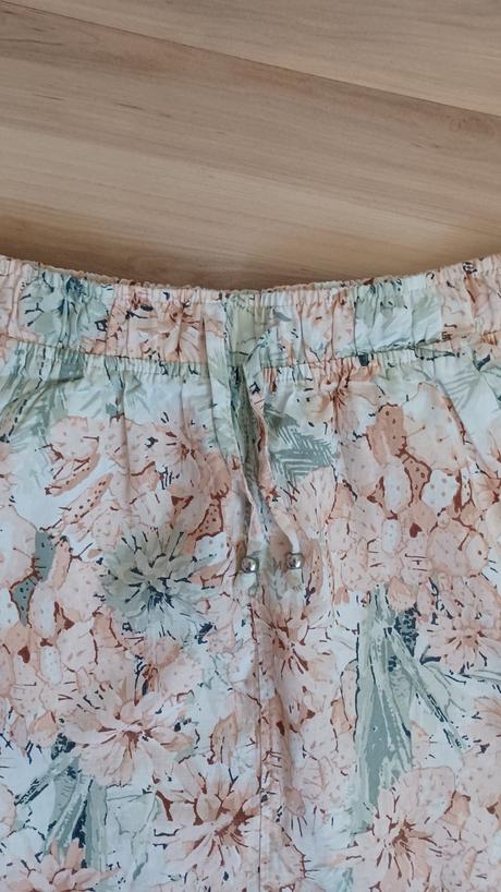 Kvetovaná sukňa, esmara,34
