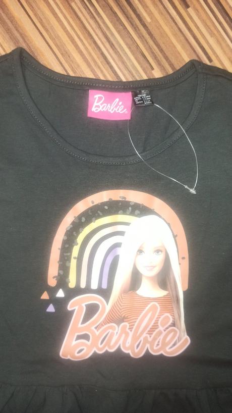 Nove jednorozec tricka a barbie saty, 122–134