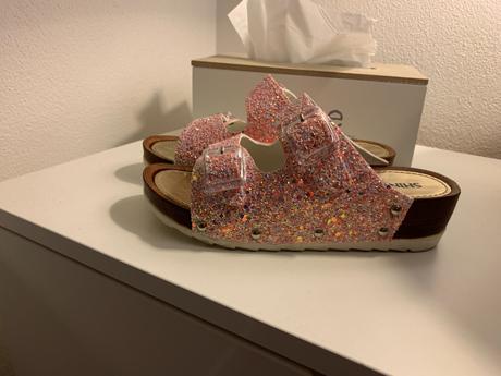 Trblietavé sandálky, 33