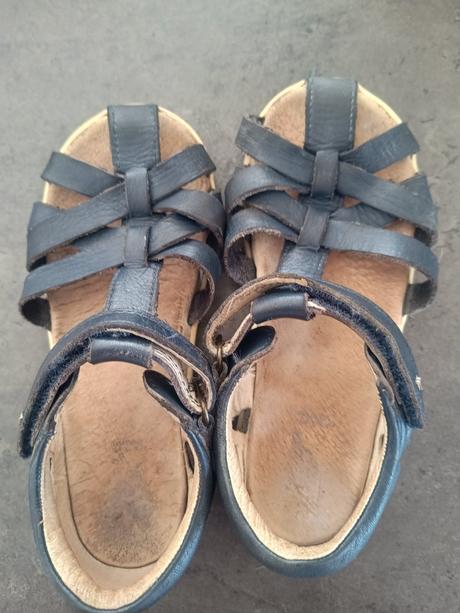 Sandálky kožené, 29