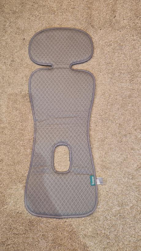 Priedušná podložka do autosedačky, zopa