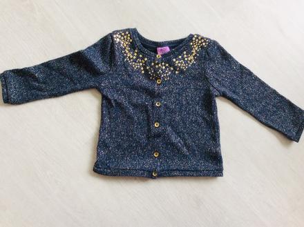 Tmavomodry svetrik, f&f,92