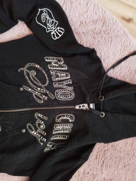 Mikinka mayo chix, mayo chix,s