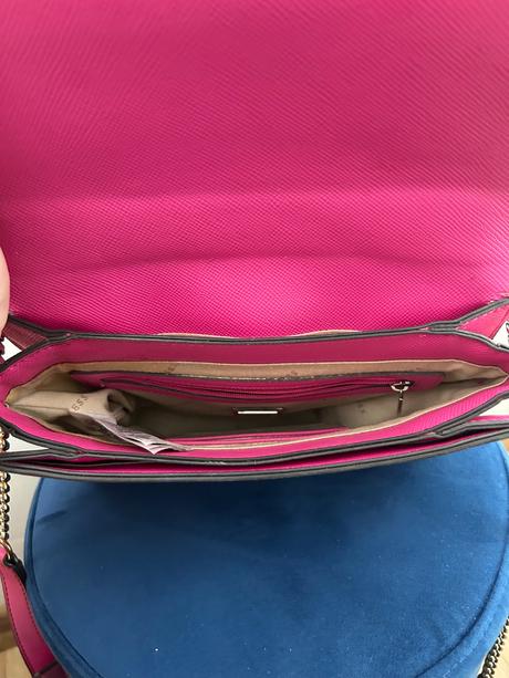 Guess cyklamenova kabelka, guess