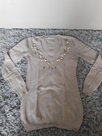 Predlzeny svetrik, s