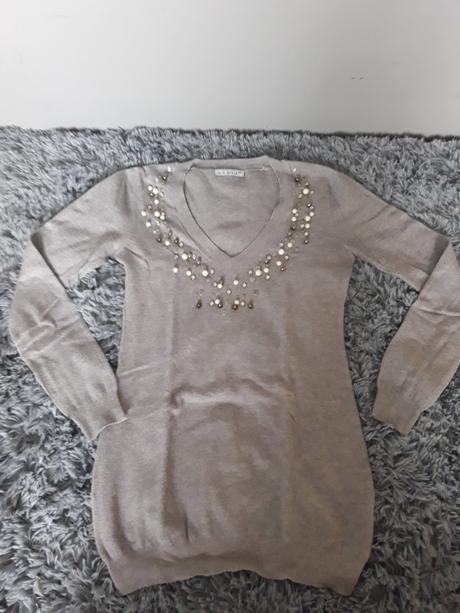 Predlzeny svetrik, s