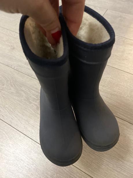 Enfant tmavosede cizmy s ovčím runom, en fant,23