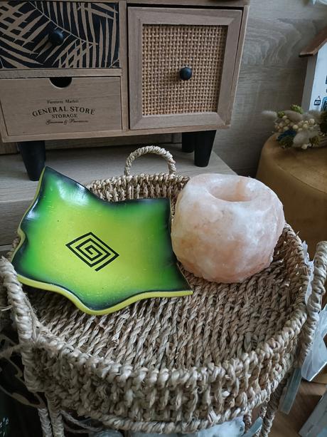 Stojan so solnou lampou,